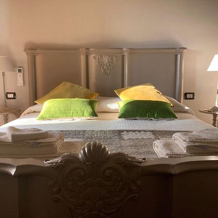 I Grappoli Divini Bed & Breakfast Viarigi Dış mekan fotoğraf