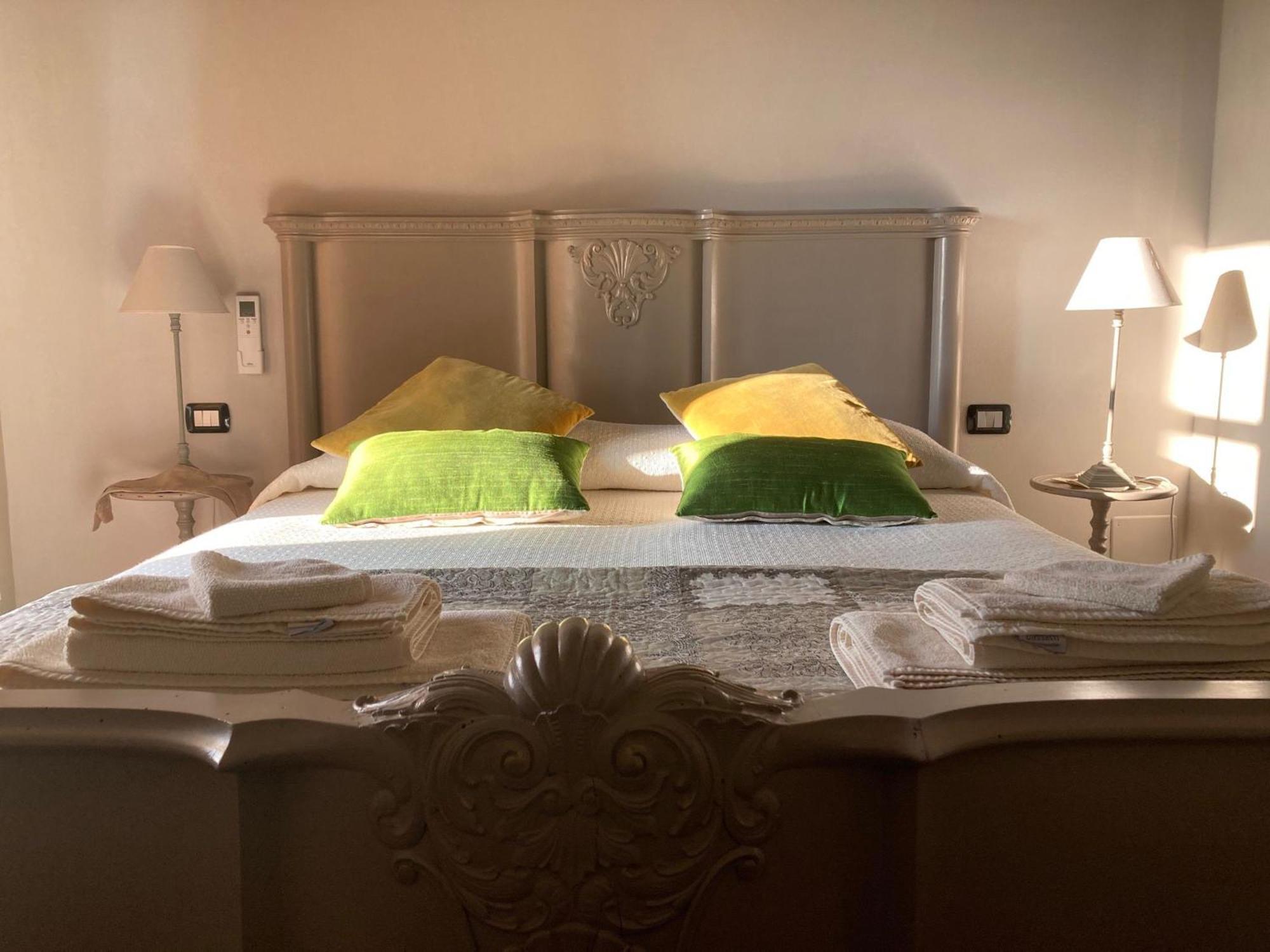 I Grappoli Divini Bed & Breakfast Viarigi Dış mekan fotoğraf